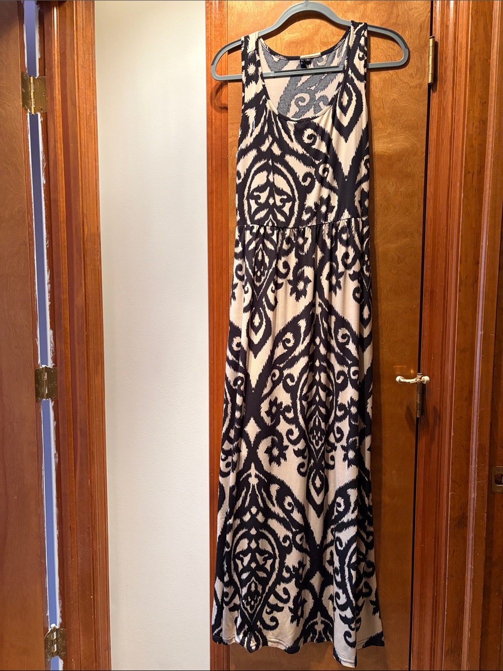 Sleeveless Black and Cream Printed Maxi Skirt